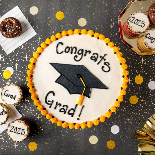 Congrats Grad Cake view 4