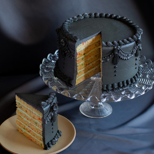 Black Vintage Cake view 1