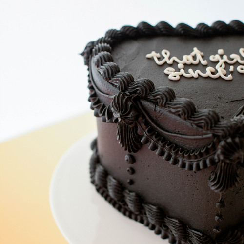 Black Vintage Heart Cake view 3